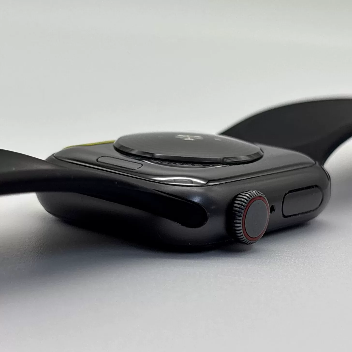 品牌:Apple/苹果
型号:Apple Watch SE
成色:轻微使用痕迹
功能:GPS - 图片 6
